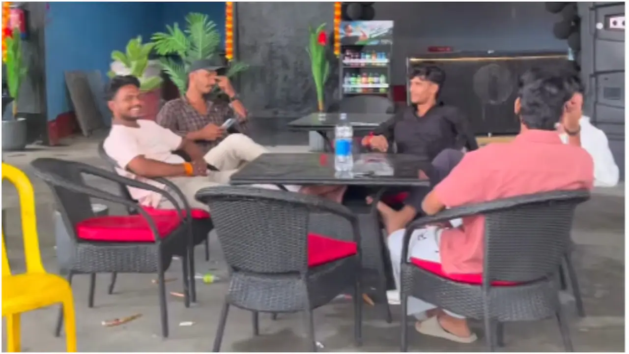 Bizarre Food Trend: ‘Cockroach Cafe’ Opens Its Doors, Gen-Z Goes Crazy Over the Quirky Menu!